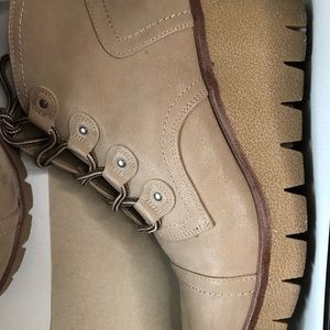 Traci Heeled Boots in Stone